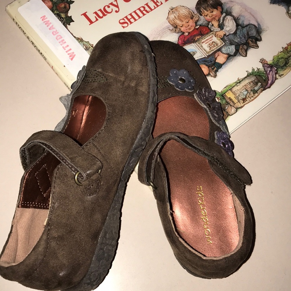 Little girl size 10 shoes
